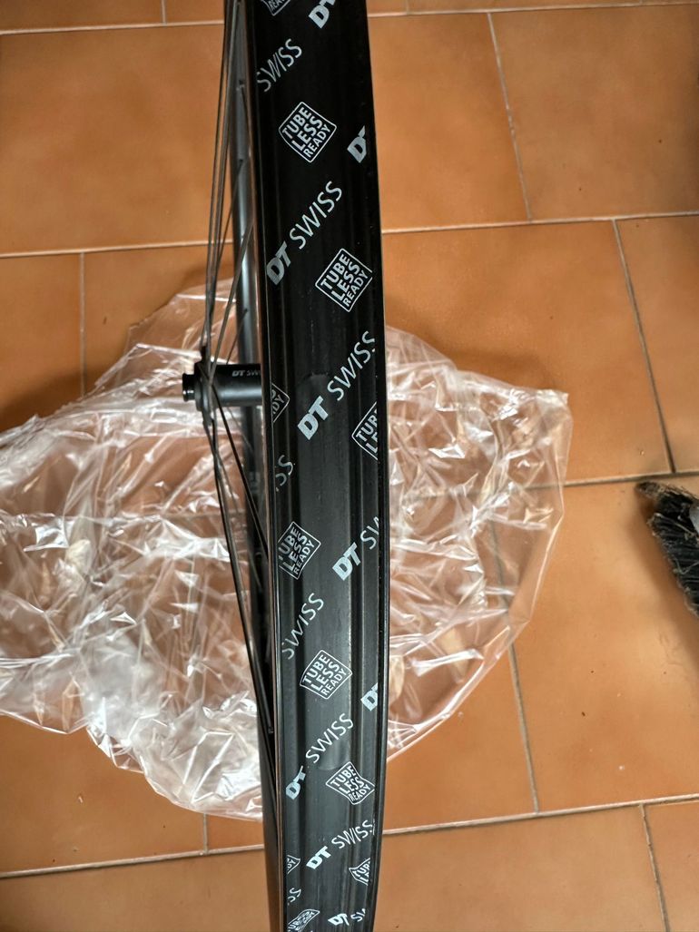 Brugt Dt Swiss Performance LN Wheelset 2025 bike — billede 9 af 10
