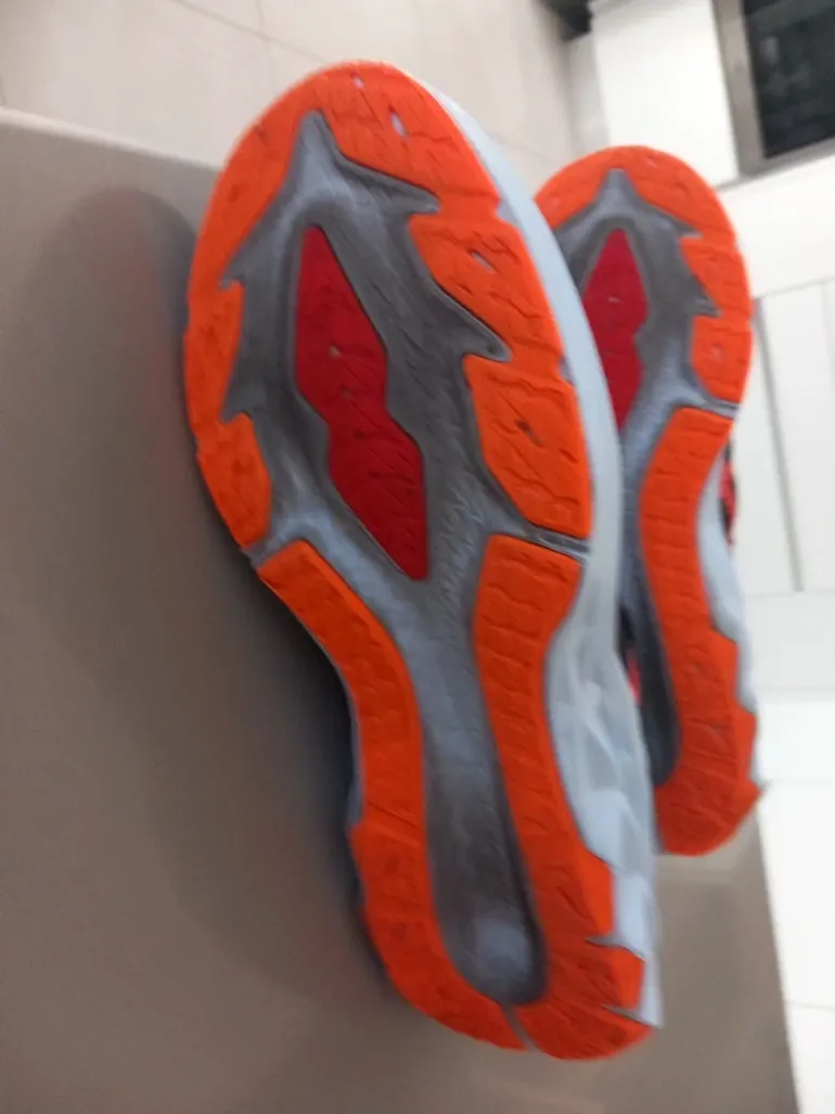 Käytetty Asics Novablast v2 bike — kuva 5 / 11