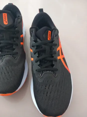 Käytetty Asics Novablast v2 bike — kuva 3 / 11