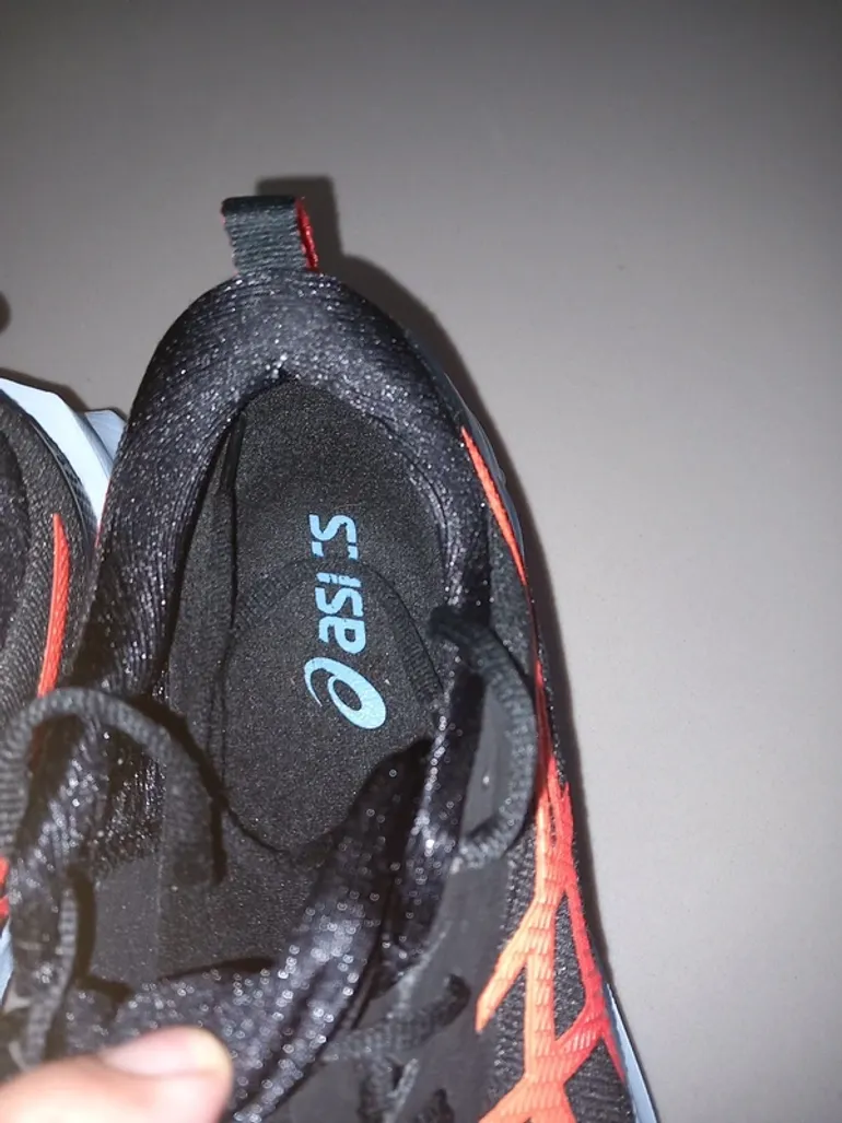 Käytetty Asics Novablast v2 bike — kuva 8 / 11