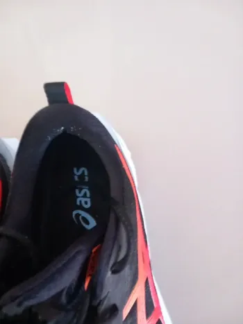 Käytetty Asics Novablast v2 bike — kuva 9 / 11