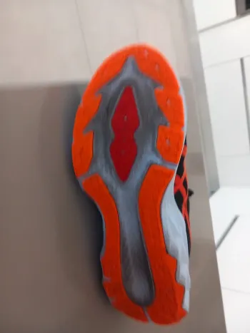 Käytetty Asics Novablast v2 bike — kuva 4 / 11