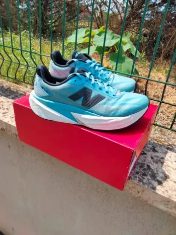 New Balance FuelCell Rebel v5 bike d'occasion — image 3 sur 7