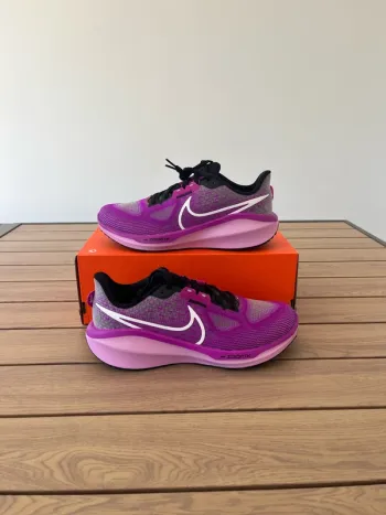 Gebrauchtes Nike Vomero 17 Running Shoes