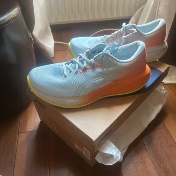 Used Asics Cumulus 28 Running Shoes