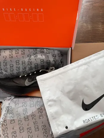 Nike Vaporfly 4 bike usato — immagine 4 di 8
