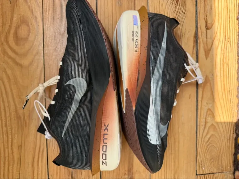 Nike Vaporfly 4 bike usato — immagine 2 di 8