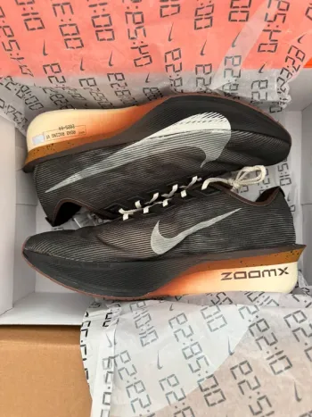 Nike Vaporfly 4 Running Shoes usato