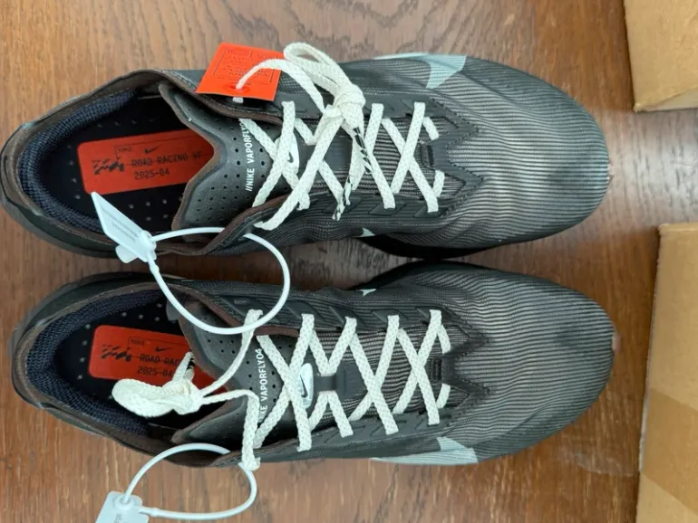 Nike Vaporfly 4 bike usato — immagine 5 di 8
