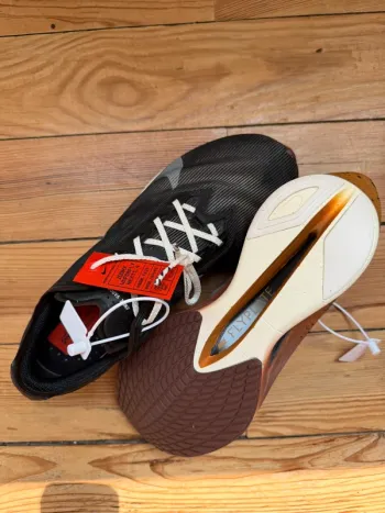 Nike Vaporfly 4 bike usato — immagine 3 di 8