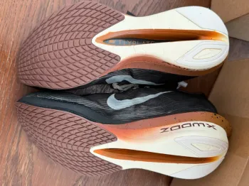 Nike Vaporfly 4 bike usato — immagine 8 di 8