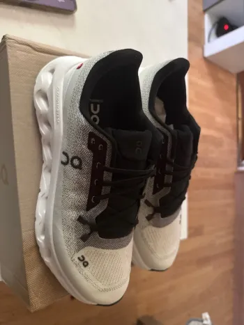 Gebrauchtes On Running On Cloue Running Shoes bike — Bild 3 von 7