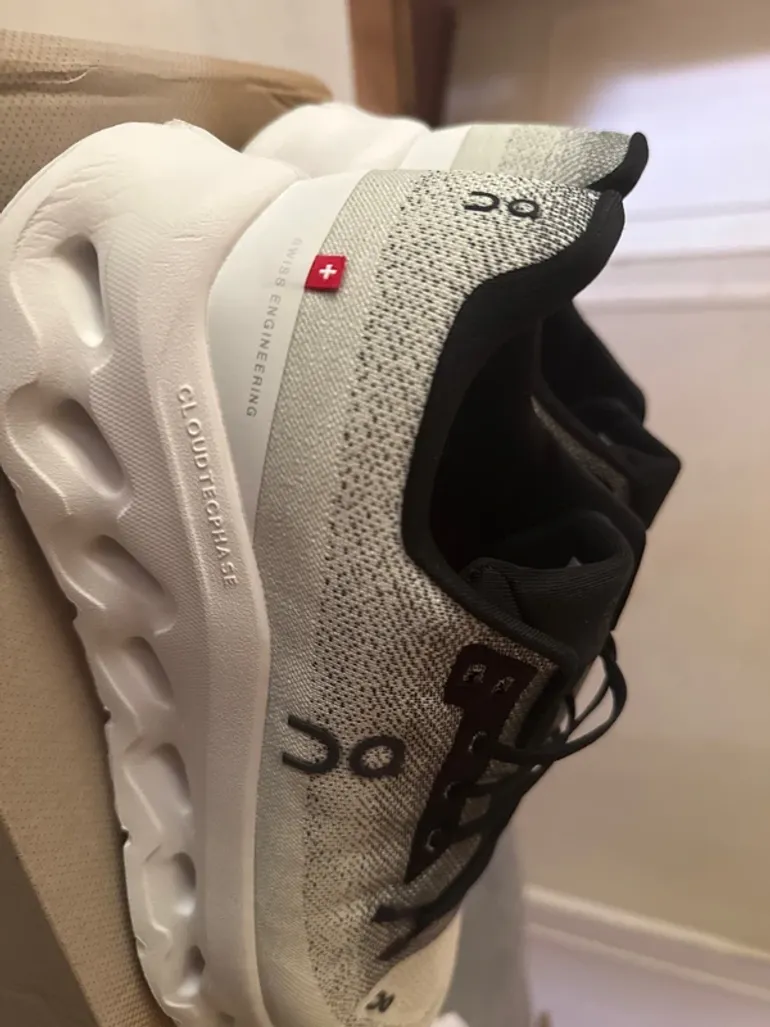 Gebrauchtes On Running On Cloue Running Shoes bike — Bild 4 von 7