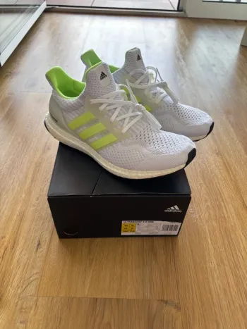 Adidas UltraBoost 5.0 DNA Running Shoes d'occasion