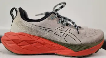 Used Asics Novablast 4 TR bike — image 3 of 3