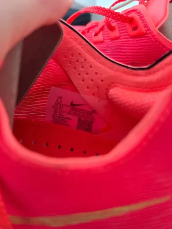 Nike Vaporfly 4 bike usato — immagine 6 di 6