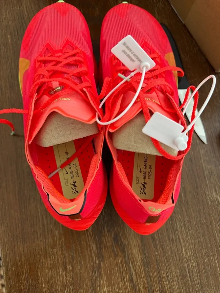 Nike Vaporfly 4 bike usato — immagine 4 di 6