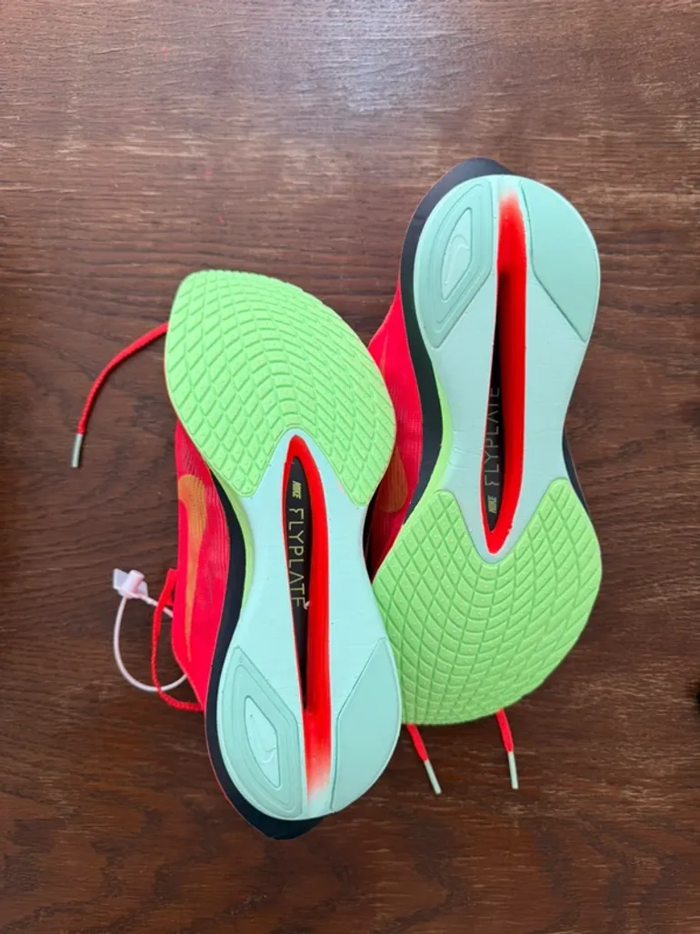 Nike Vaporfly 4 bike usato — immagine 3 di 6