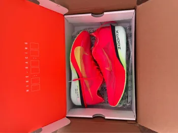 Nike Vaporfly 4 Running Shoes usato