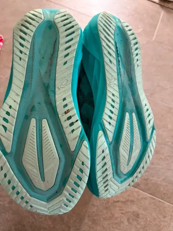 Used Asics Novablast 5 bike — image 2 of 8