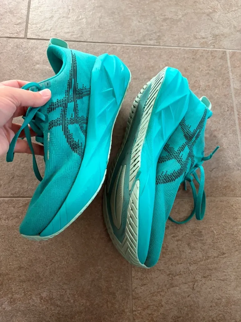 Used Asics Novablast 5 bike — image 7 of 8