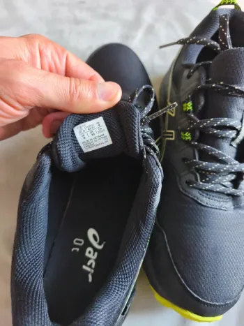 Gebrauchtes Asics Gel Venture 9 bike — Bild 4 von 4