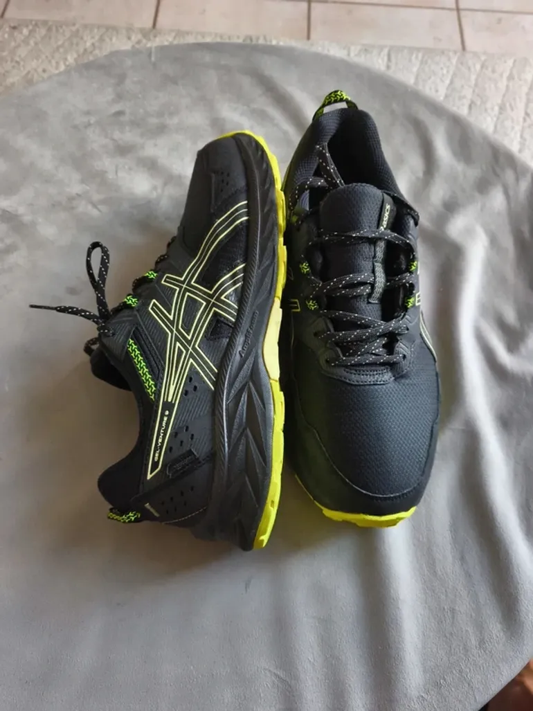 Gebrauchtes Asics Gel Venture 9 bike — Bild 2 von 4