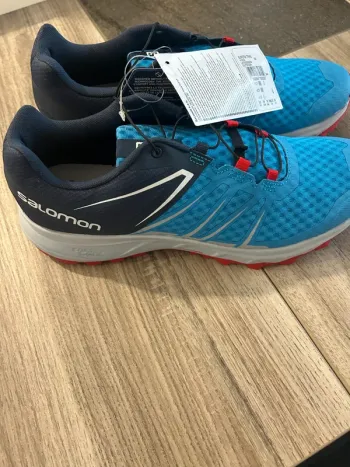 Salomon Trailrunning Schuhe Größe 44 Running Shoes d'occasion