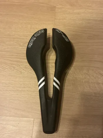 Used Selle Italia SP-01 Kit Carbonio Superflow Saddles & Seatposts