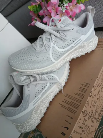 Used Pegasus 4 Running Shoes