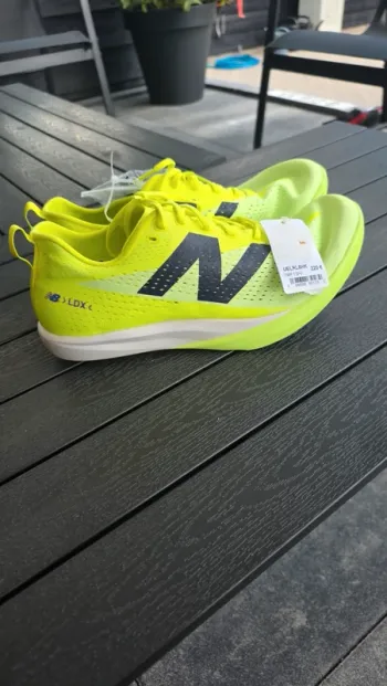 Used New Balance FuelCell Spikes bike — image 2 of 5
