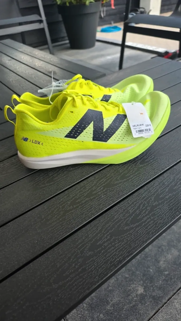 Used New Balance FuelCell Spikes bike — image 2 of 5