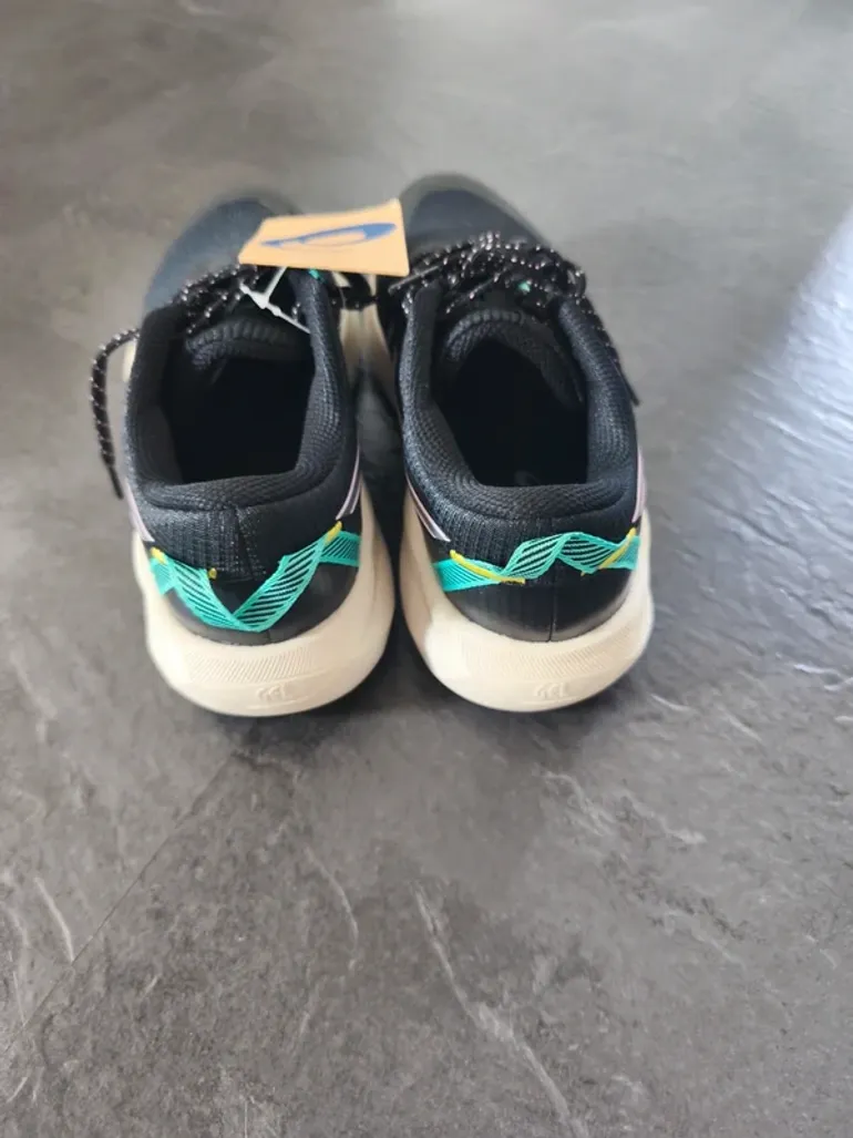 Used Asics Laufschuhe Limited Edition bike — image 3 of 5