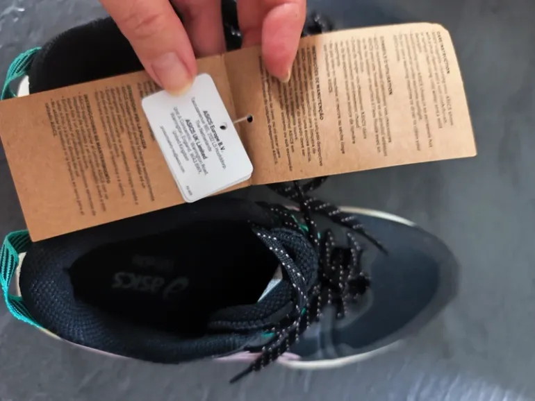 Used Asics Laufschuhe Limited Edition bike — image 5 of 5
