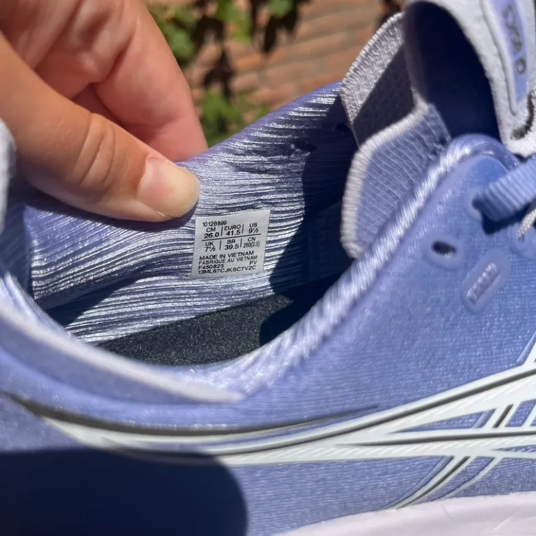 Used Asics Gel Nimbus 28 bike — image 5 of 7