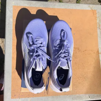 Used Asics Gel Nimbus 28 bike — image 3 of 7
