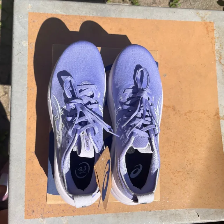 Used Asics Gel Nimbus 28 bike — image 3 of 7