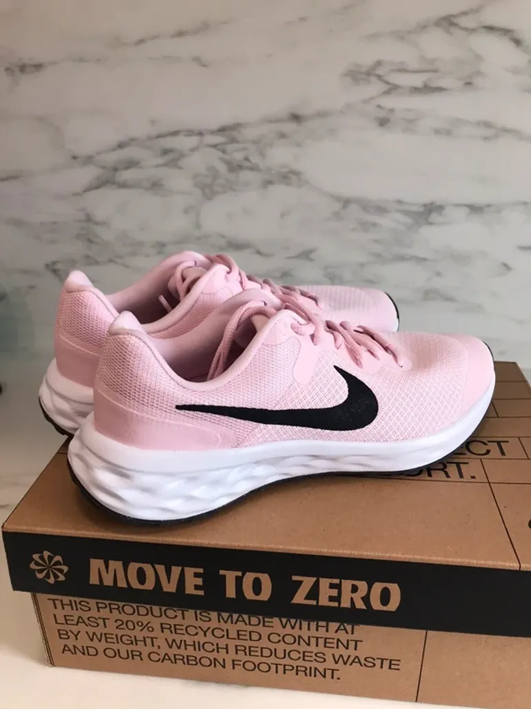 Brugt White Nike Running Shoes bike — billede 2 af 6