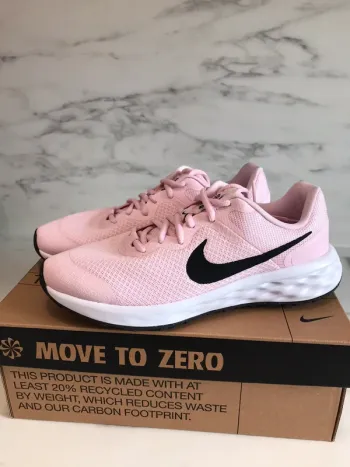 Used White Nike Running Shoes Running Shoes