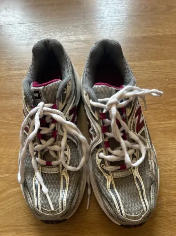 New Balance Running Shoes bike d'occasion — image 5 sur 5