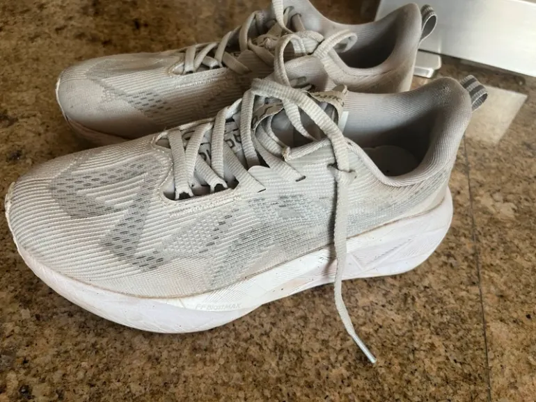 Asics Novablast 5 bike usato — immagine 7 di 8