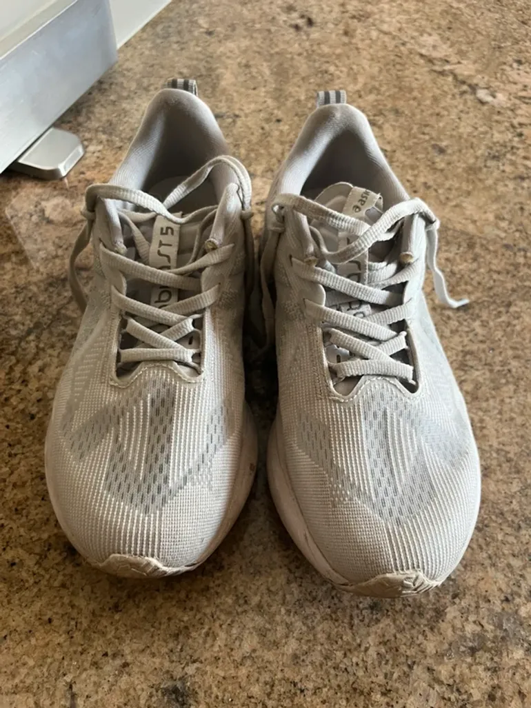 Asics Novablast 5 bike usato — immagine 5 di 8