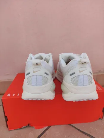 Nike Vomero 18 bike d'occasion — image 3 sur 8