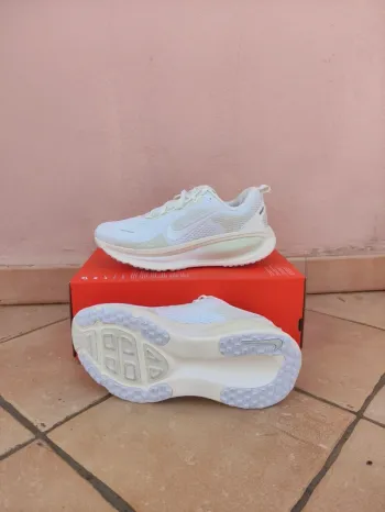 Nike Vomero 18 bike d'occasion — image 7 sur 8