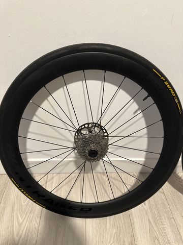 Brugt Bontrager Aeolus Pro 51 TLR Disc Road Wheel Wheels