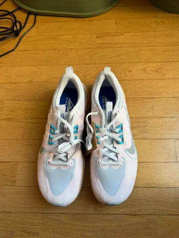 Nike Juniper Running Shoes usato
