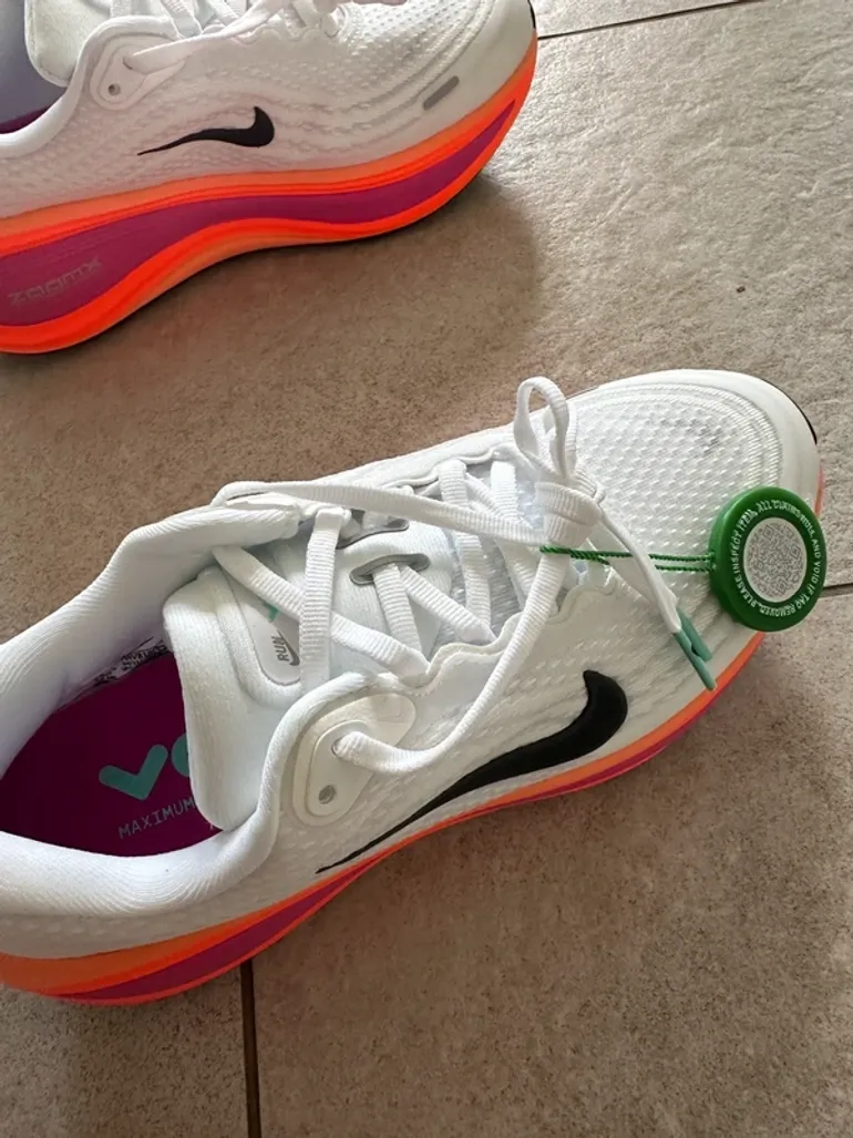 Used Nike Vomero plus bike — image 2 of 5