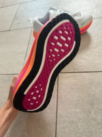 Used Nike Vomero plus bike — image 3 of 5