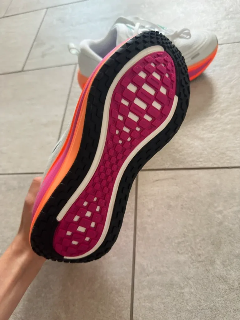 Used Nike Vomero plus bike — image 3 of 5