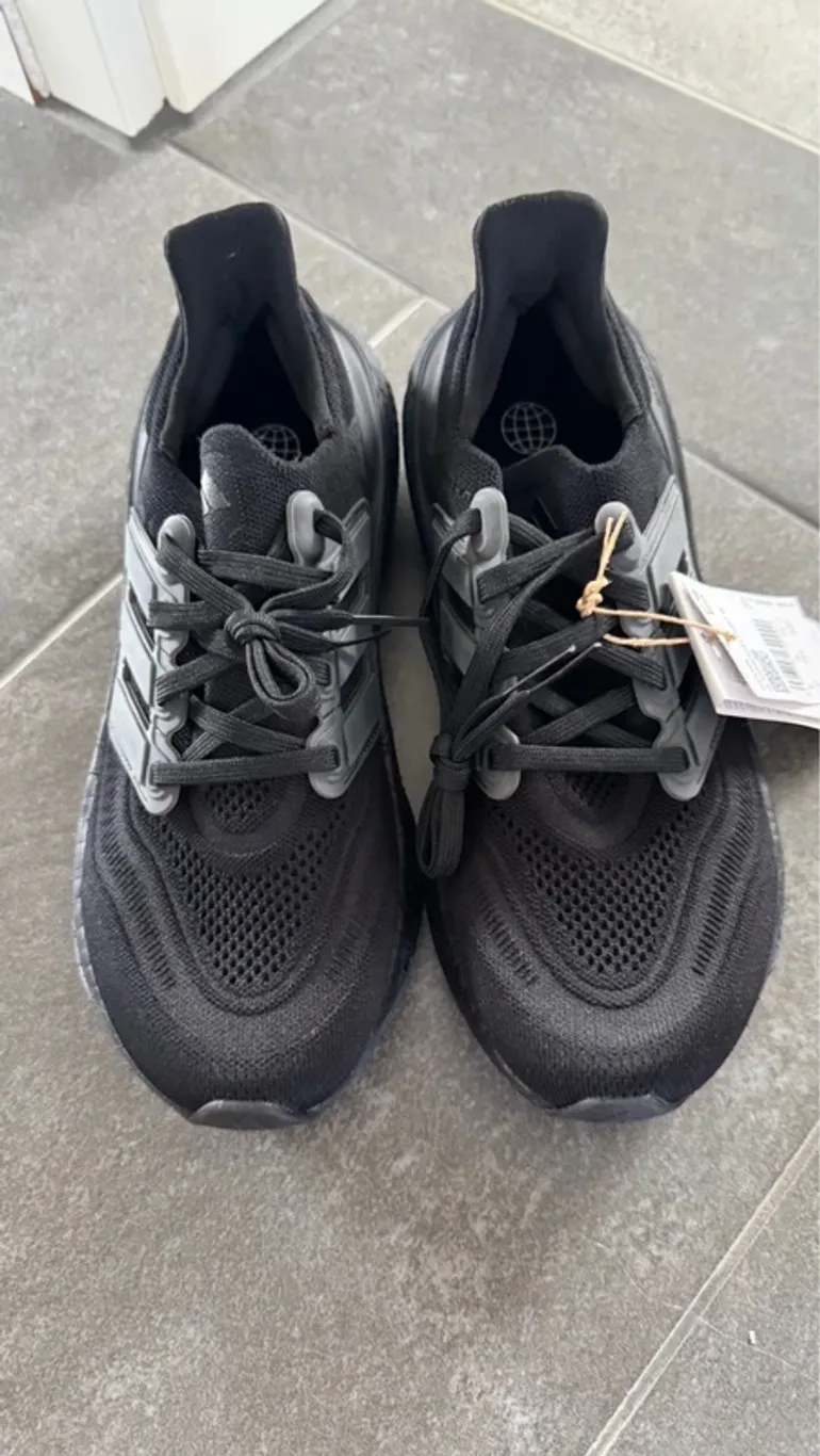 Used Adidas Ultraboost bike — image 2 of 4